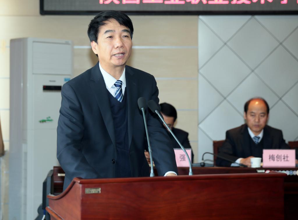 党委书记崔岩发表讲话